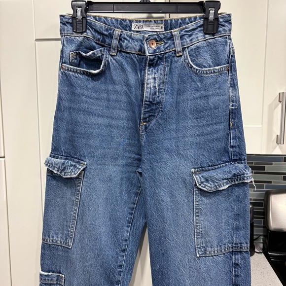 Zara high waisted Cargo Jeans - Picture 2 of 6
